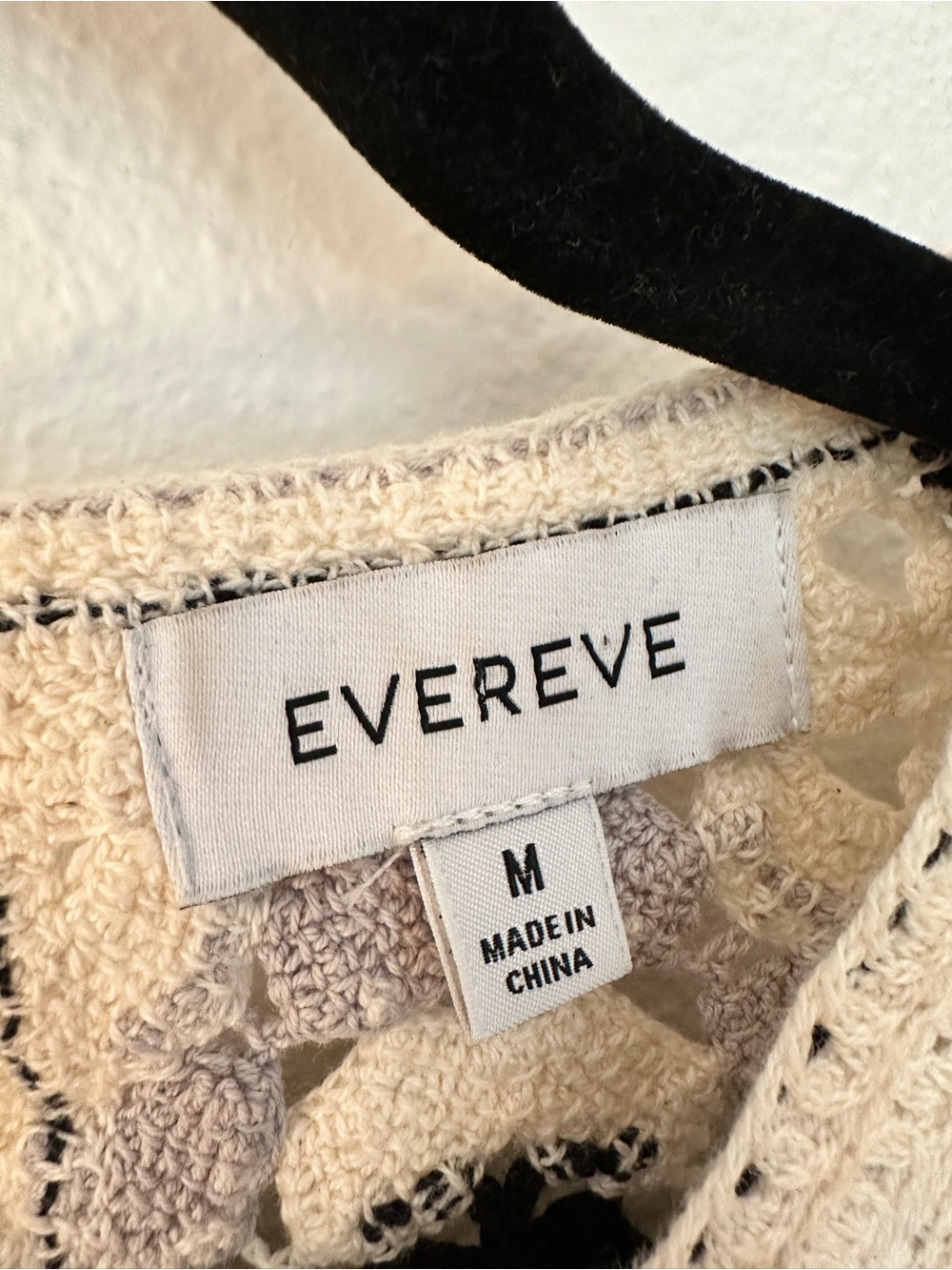 Evereve Boho Crochet Knit Top Medium Ivory Gray Black Scallop Sleeveless Cotton - Picture 2 of 9